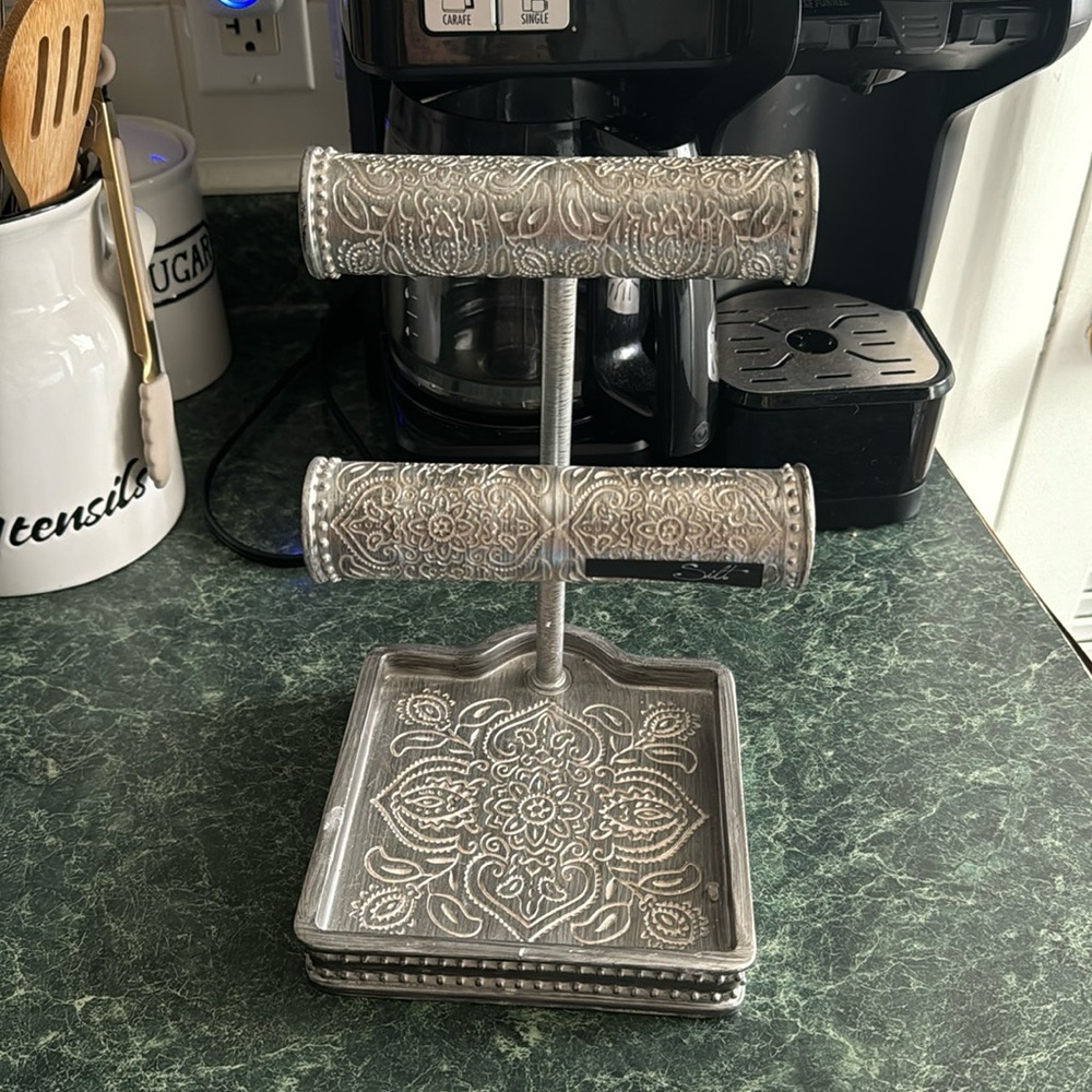 Jewelry holder, silver
